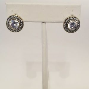 Brand new silver stud earrings,clear crystal stone